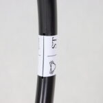 Detalle del logotipo ST Wheels y los orificios para radios de la llanta de carbono ST32 Disc — ST Wheels