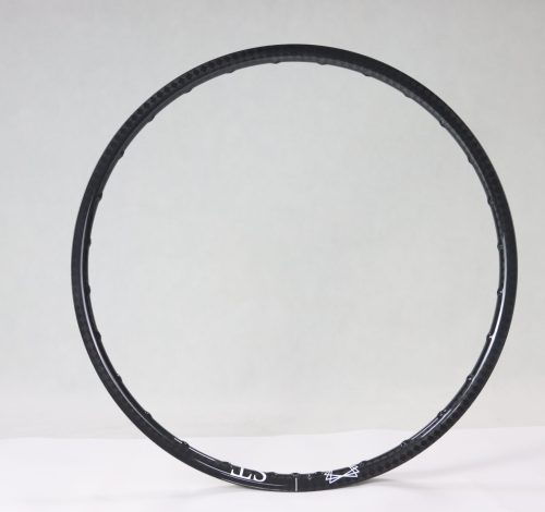 Llanta de carbono ST XC30 de 30 mm de ancho interno para MTB cross-country con tejido de carbono visible — ST Wheels